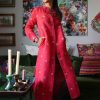 Yoga & Spa Nimo With Love | Turkisfarbene Kaftan-Lotusblumen-Stickerei Auf Rot