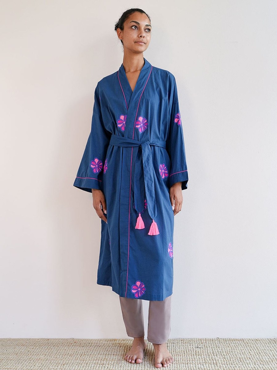 Yoga & Spa Nimo With Love | Kimono Funky Blumenstickerei Auf Marineblau